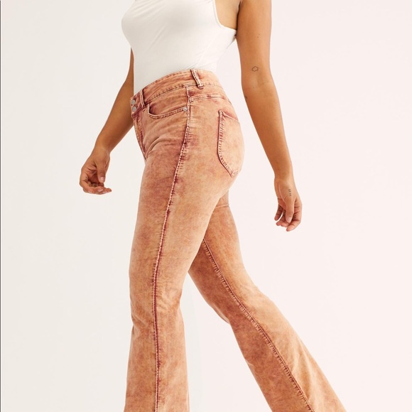 We The Free CRVY Foxy Lady Velvet Bootcut Pink - Picture 2 of 4